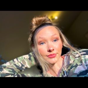 Meet your Posher, Belle